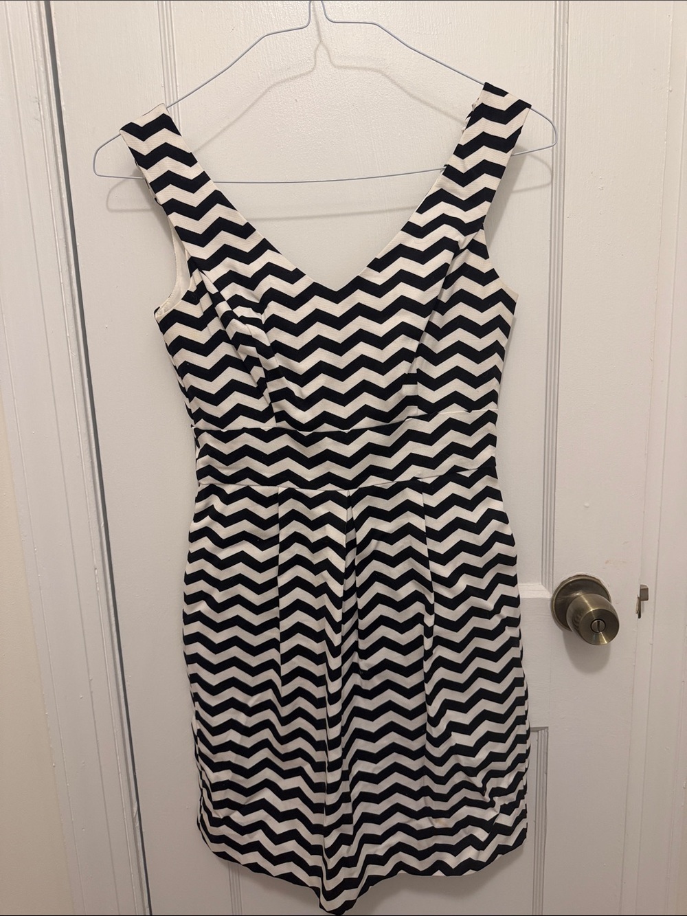 White House Black Market Black & White Chevron V-Neck Mini Dress